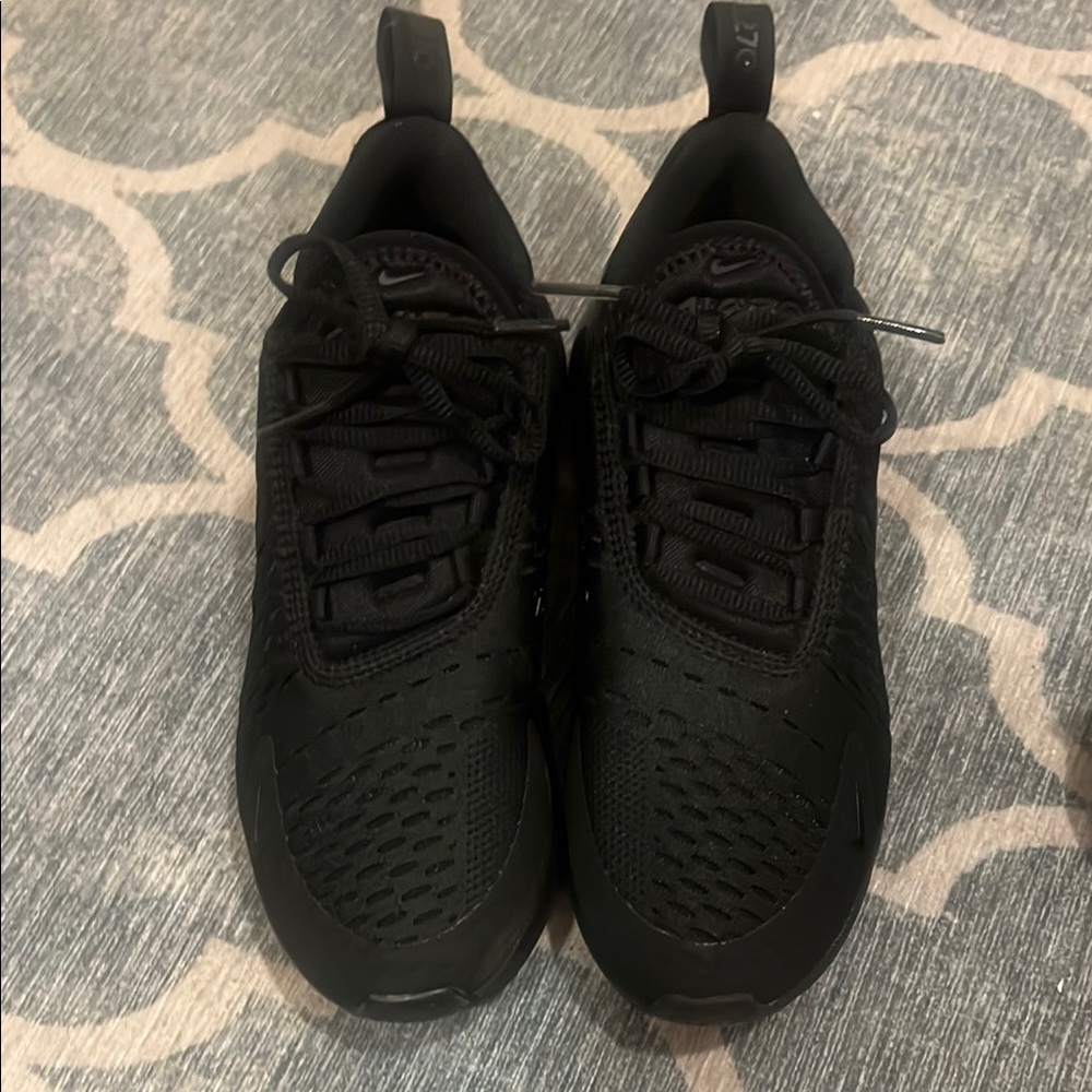 Women Black Nike Air Max 270 size 6.5